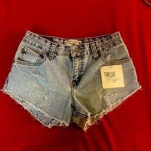 Short jean shorts